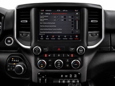 2019 RAM 1500 Big Horn/Lone Star Crew Cab 4x4 5'7" Box