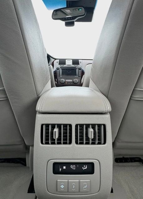 2010 Cadillac DTS w/1SD