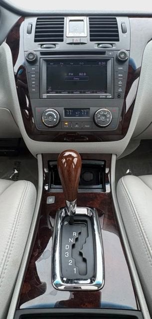 2010 Cadillac DTS w/1SD