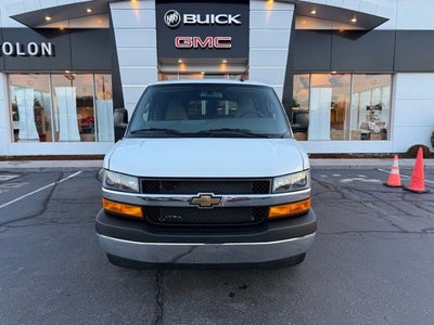 2025 Chevrolet Express Passenger 3500 1LS