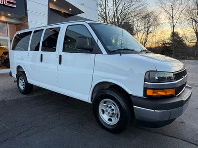 2025 Chevrolet Express Passenger 3500 1LS