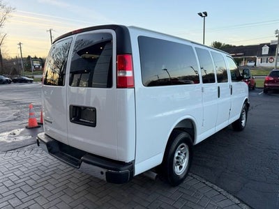2025 Chevrolet Express Passenger 3500 1LS