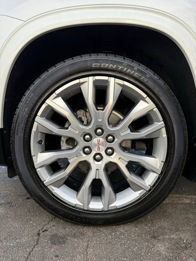 2025 GMC Acadia Denali