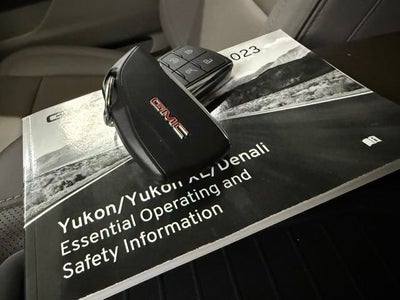 2023 GMC Yukon XL SLT