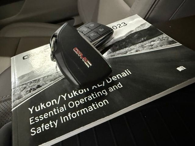 2023 GMC Yukon XL SLT