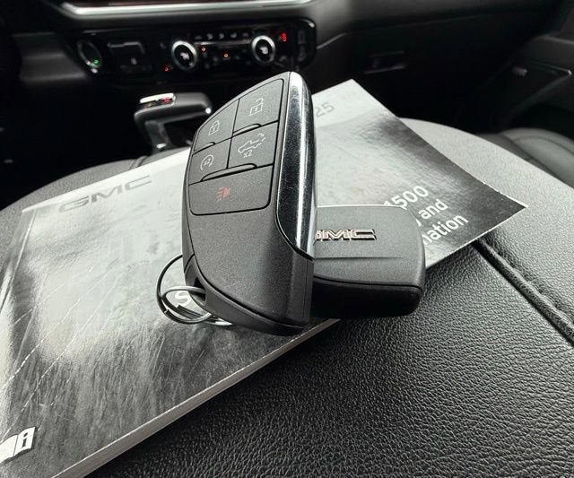 2025 GMC Sierra 1500 Elevation