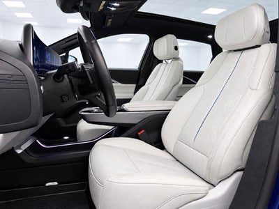2024 Cadillac LYRIQ Luxury 1