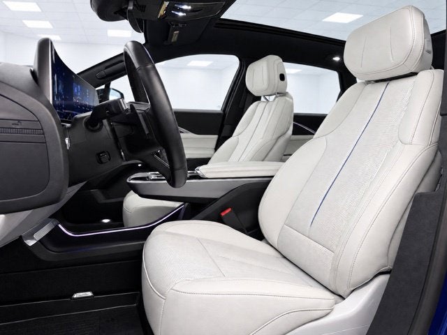 2024 Cadillac LYRIQ Luxury 1