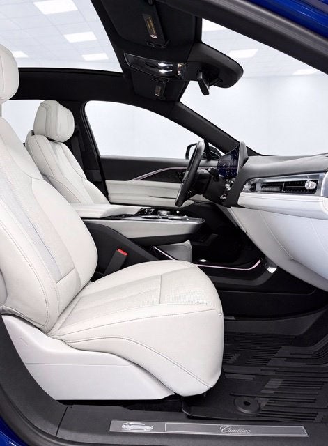 2024 Cadillac LYRIQ Luxury 1