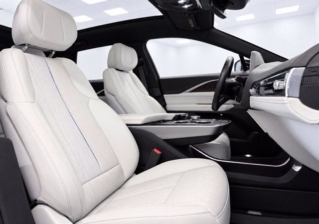 2024 Cadillac LYRIQ Luxury 1