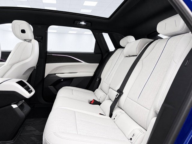 2024 Cadillac LYRIQ Luxury 1