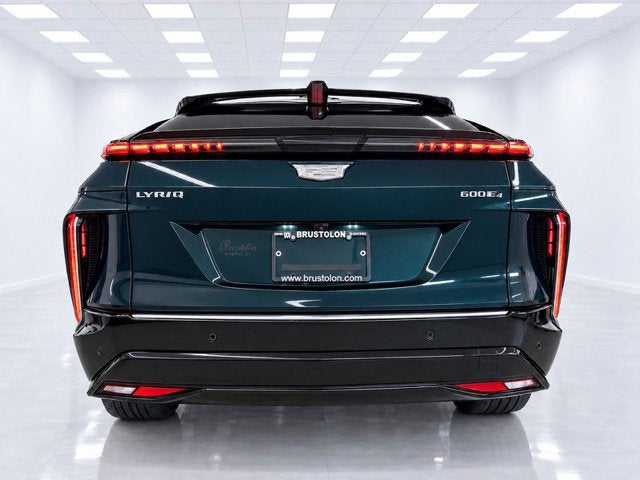 2024 Cadillac LYRIQ Luxury 1