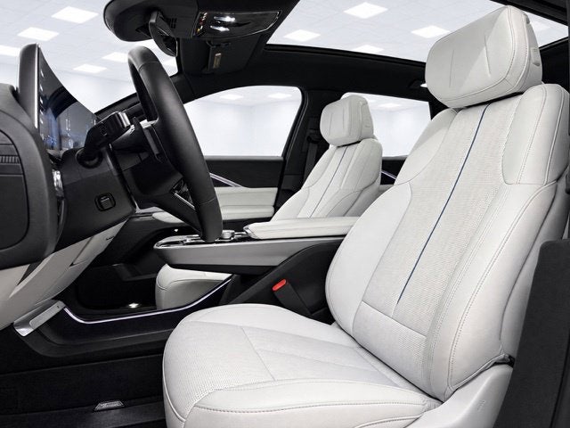 2024 Cadillac LYRIQ Luxury 1