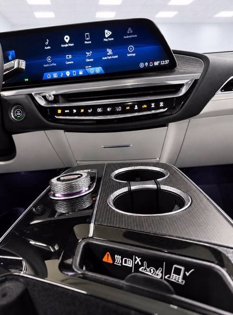 2024 Cadillac LYRIQ Luxury 1