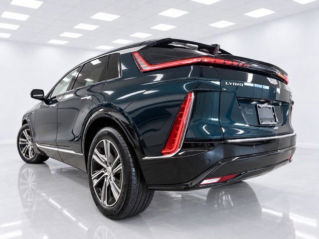 2024 Cadillac LYRIQ Luxury 1