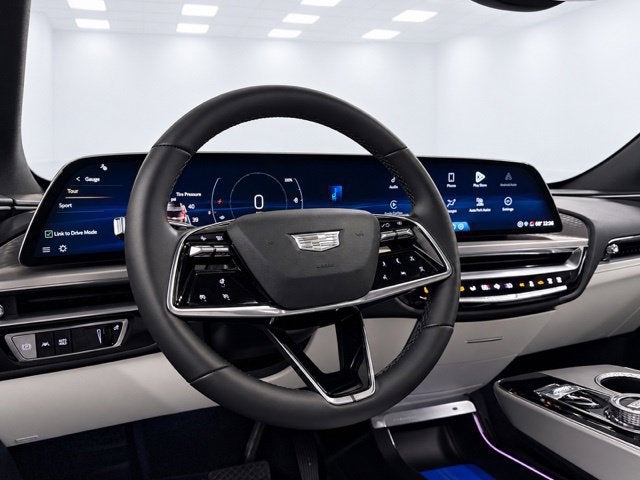 2024 Cadillac LYRIQ Luxury 1