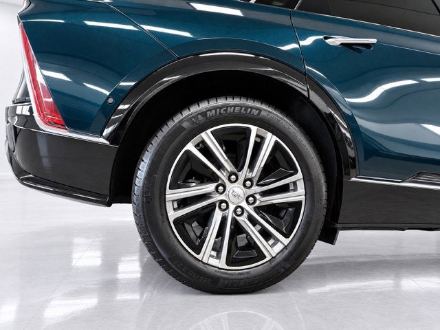 2024 Cadillac LYRIQ Luxury 1