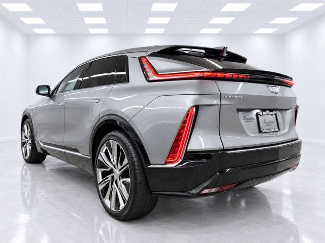 2024 Cadillac LYRIQ Luxury 3