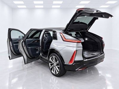 2024 Cadillac LYRIQ Luxury 3