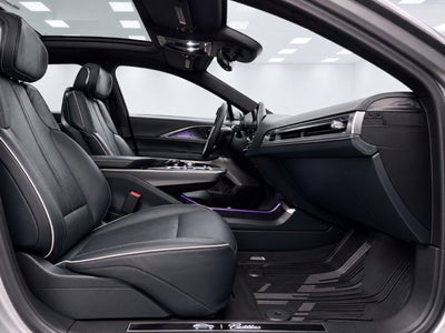 2024 Cadillac LYRIQ Luxury 3
