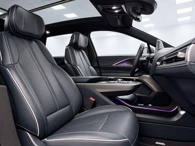 2024 Cadillac LYRIQ Luxury 3