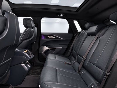 2024 Cadillac LYRIQ Luxury 3
