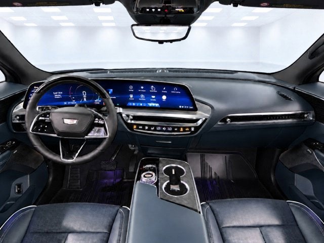 2024 Cadillac LYRIQ Luxury 3
