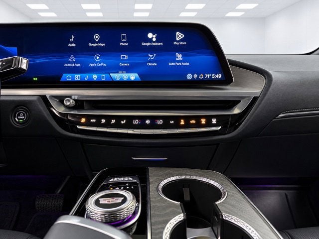 2024 Cadillac LYRIQ Luxury 3