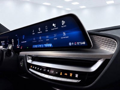 2024 Cadillac LYRIQ Luxury 3