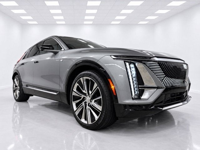 2024 Cadillac LYRIQ Luxury 3