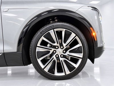 2024 Cadillac LYRIQ Luxury 3