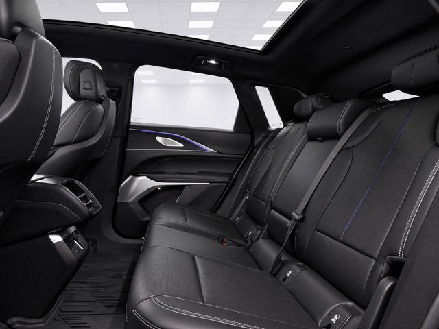 2024 Cadillac LYRIQ Sport 3