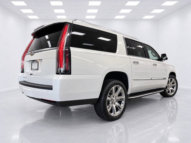 2016 Cadillac Escalade ESV Luxury Collection