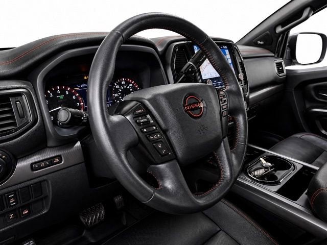 2023 Nissan TITAN Crew Cab PRO-4X 4x4