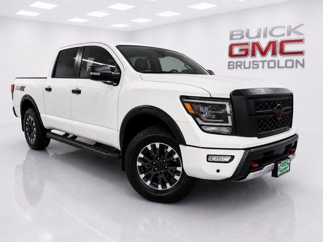 2023 Nissan TITAN Crew Cab PRO-4X 4x4