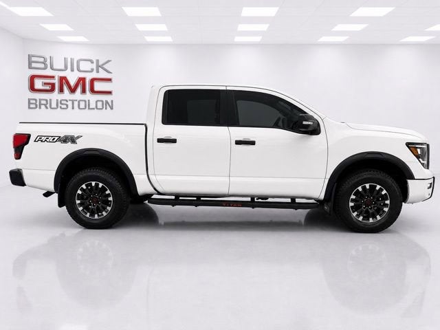 2023 Nissan TITAN Crew Cab PRO-4X 4x4