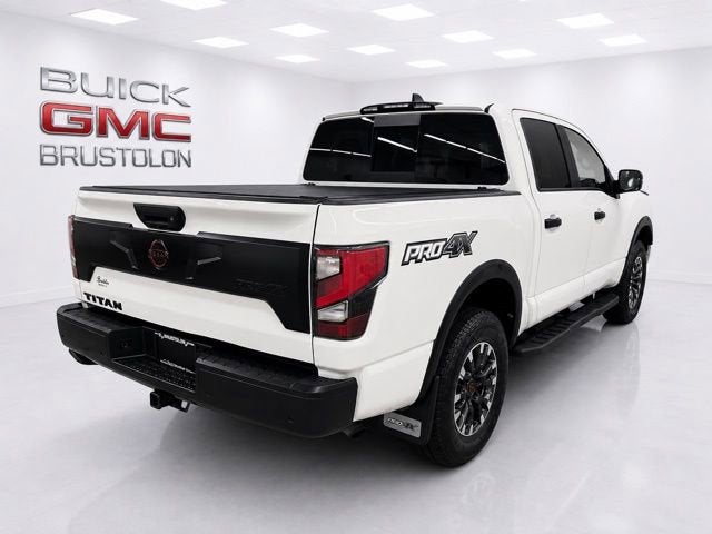 2023 Nissan TITAN Crew Cab PRO-4X 4x4