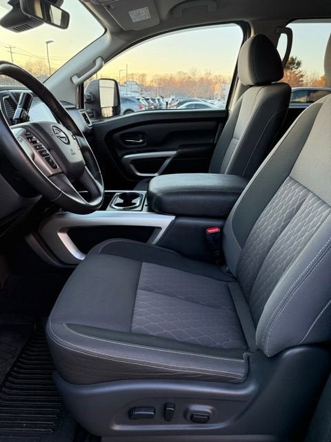 2023 Nissan Titan XD SV