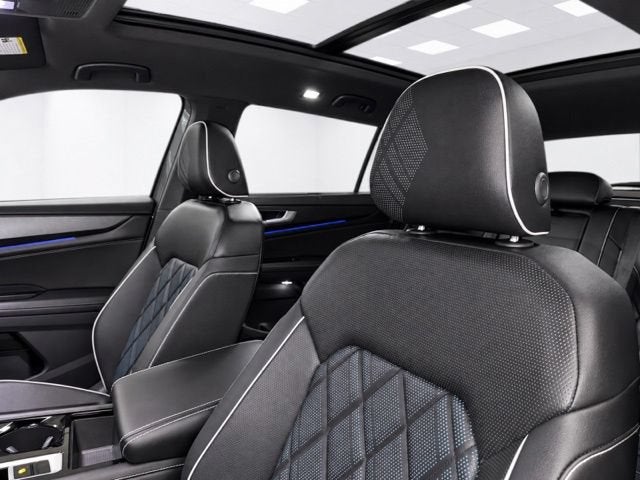 2025 Volkswagen Atlas Cross Sport 2.0T SEL Premium R-Line