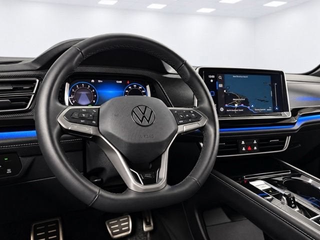 2025 Volkswagen Atlas Cross Sport 2.0T SEL Premium R-Line