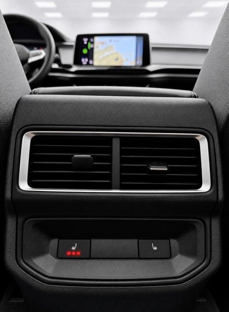 2025 Volkswagen Atlas Cross Sport 2.0T SEL Premium R-Line