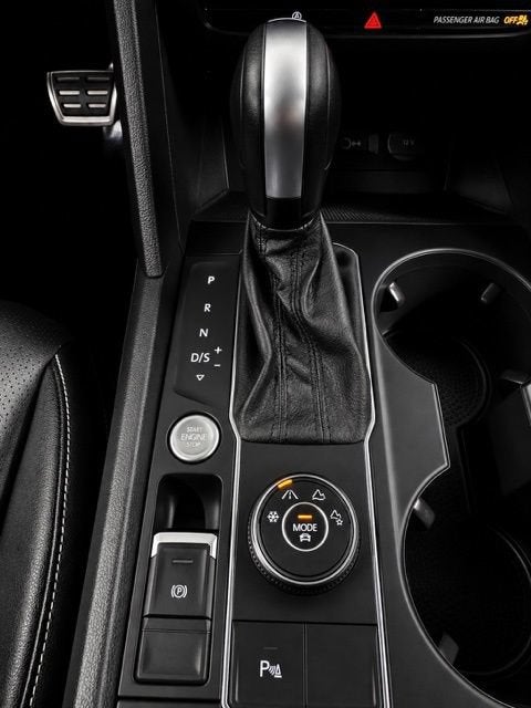 2021 Volkswagen Atlas 3.6L V6 SE w/Technology R-Line