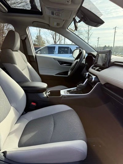 2022 Toyota RAV4 XLE