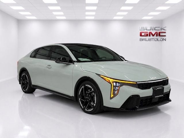 2025 Kia K4 GT-Line AT's photo
