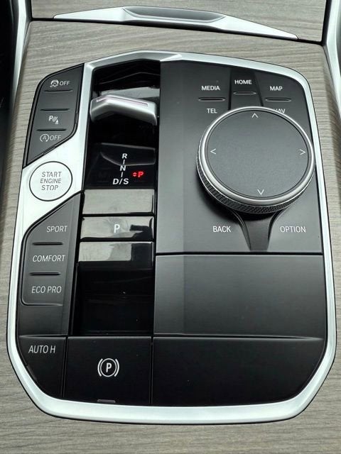 2025 BMW 3 Series 330i xDrive