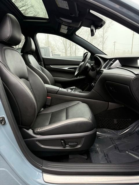 2023 INFINITI QX55 LUXE