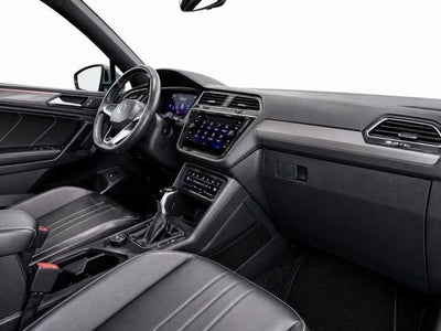2023 Volkswagen Tiguan SE R-Line Black