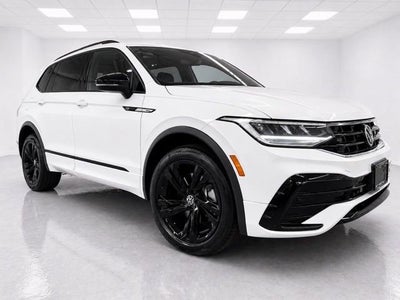 2023 Volkswagen Tiguan SE R-Line Black