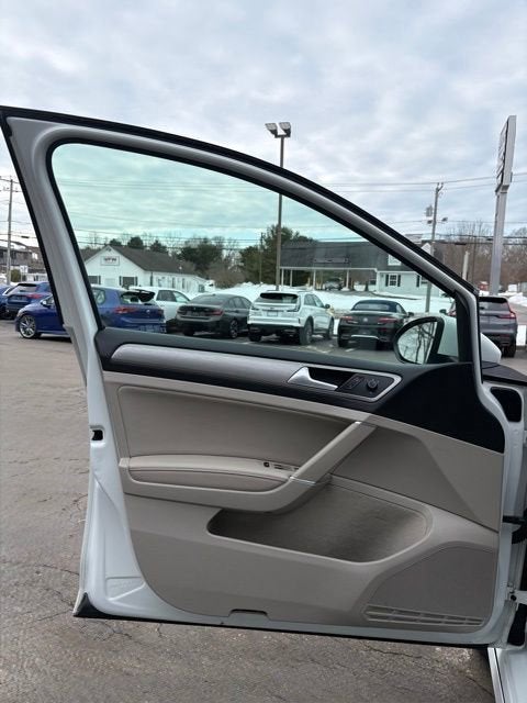 2015 Volkswagen Golf TSI S