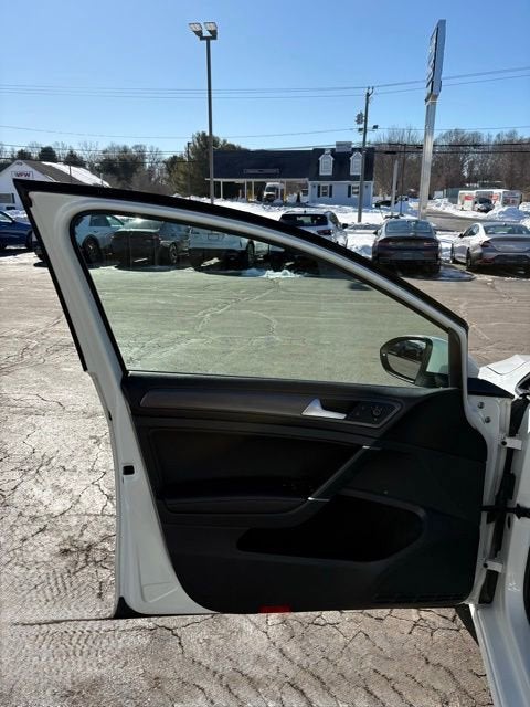 2019 Volkswagen Golf S